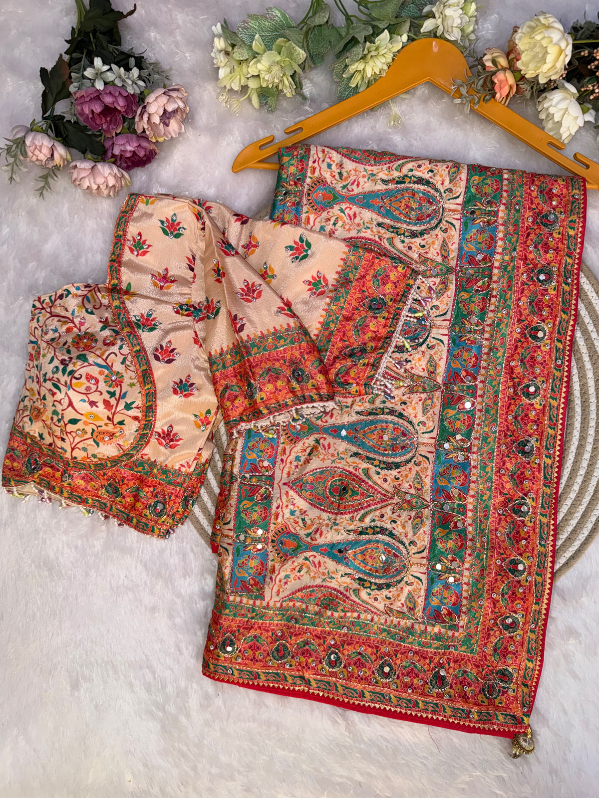 VASTRAA MALL Soft Chinnon Saree with Gold Zari & Real Mirror Work
